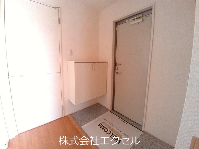 玄関　シューズボックス完備の玄関です。