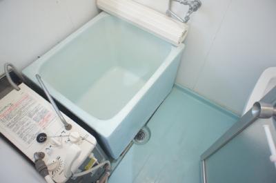 バス・シャワールーム　清潔感のあるお風呂です。