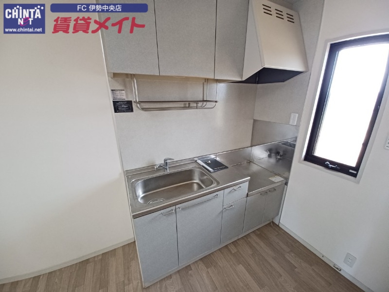 キッチン　同物件別部屋の写真