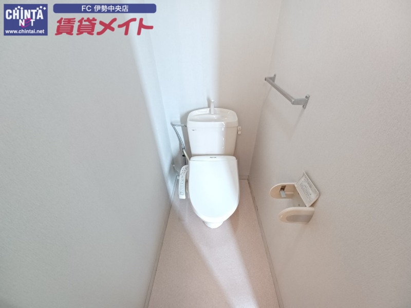 トイレ　同物件別部屋の写真