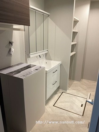 洗面設備　広々としたサニタリー