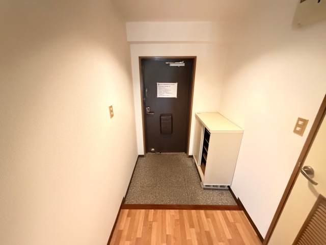 HIGASHIOマンションの玄関写真