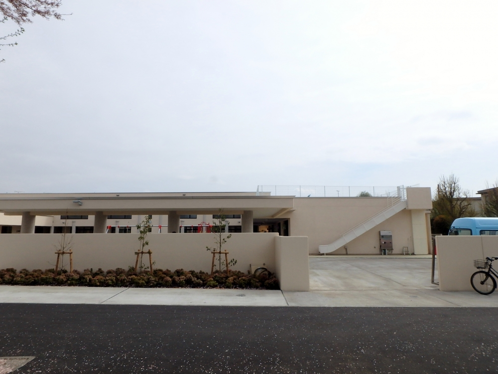 幼稚園・保育園　私立坂の上幼稚園（幼稚園・保育園）まで370m