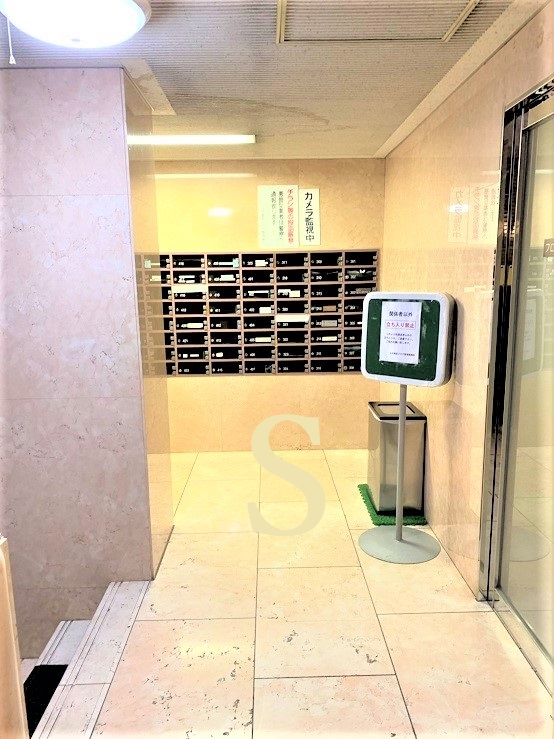 ルネ御苑プラザの外観写真