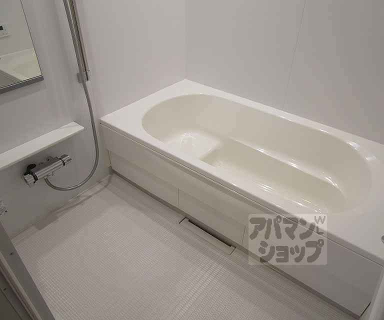 バス・シャワールーム　１０３号室の写真です。