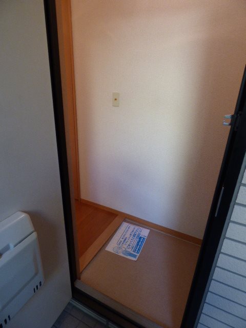 玄関　※同タイプの他のお部屋です