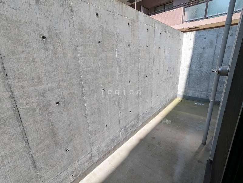 庭　洋室までつながるテラス