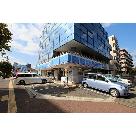 コンビニ　ローソン仙台泉中央三丁目店（コンビニ）まで833m