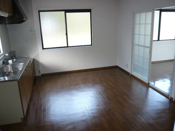 居室・リビング　※他号室の写真になります。