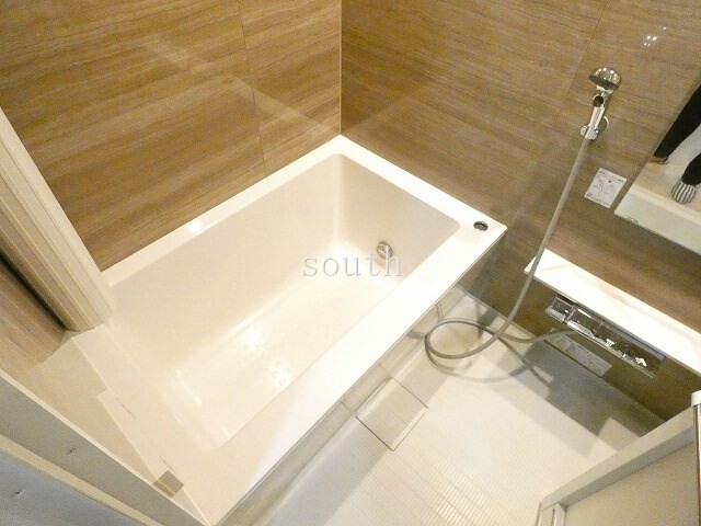 バス・シャワールーム　浴室乾燥機付きのお風呂