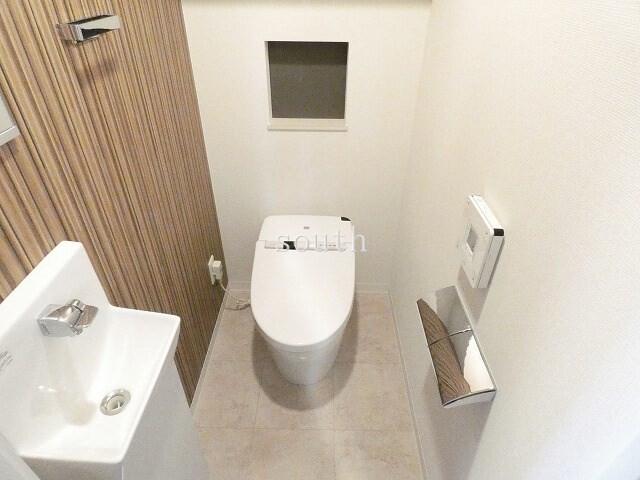 トイレ　ウォシュレット付きのトイレ