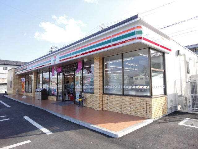 コンビニ　セブンイレブン（コンビニ）まで790m