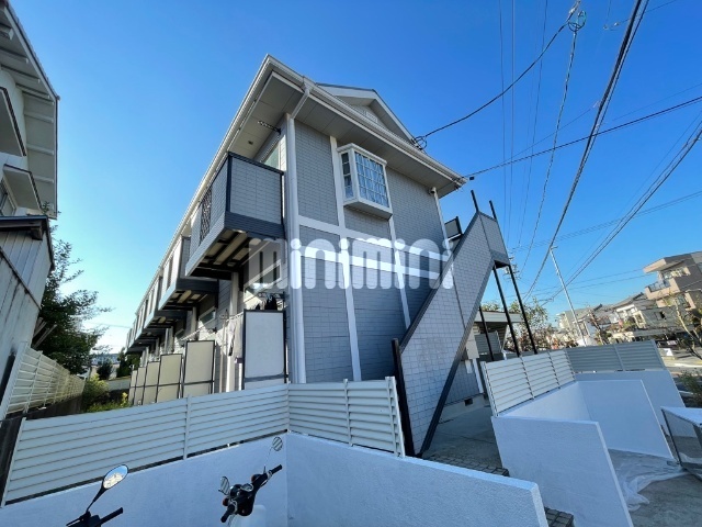 建物外観　２Ｆ建てお洒落なアパート