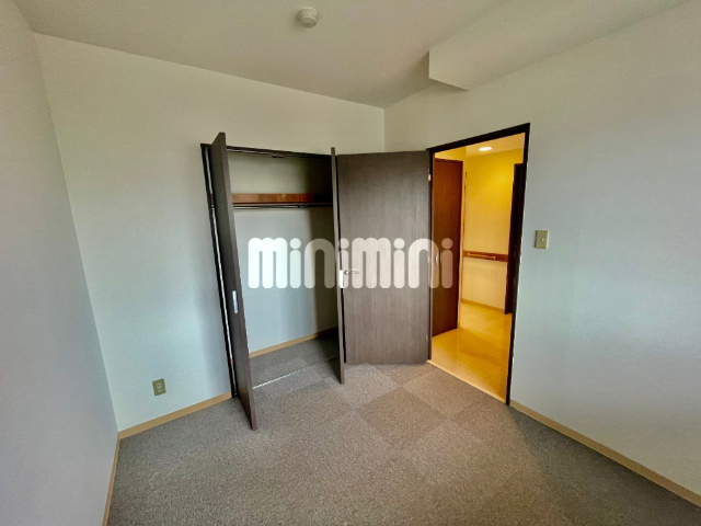 その他部屋・スペース　５．５帖洋室のクローゼットです。