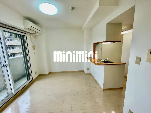 居室・リビング　人気のカウンターキッチンで一家団らんの食卓を