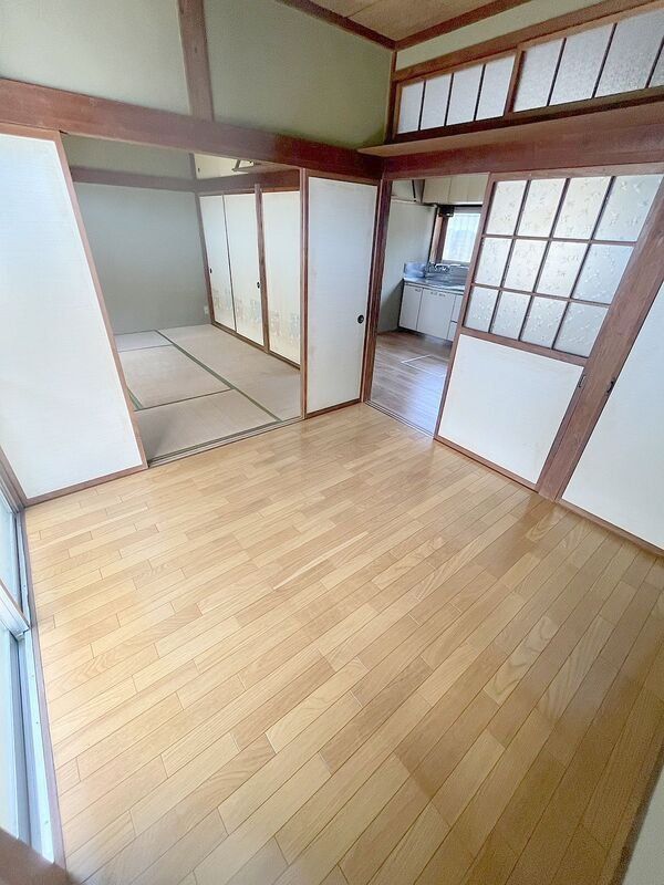 居室・リビング　玄関