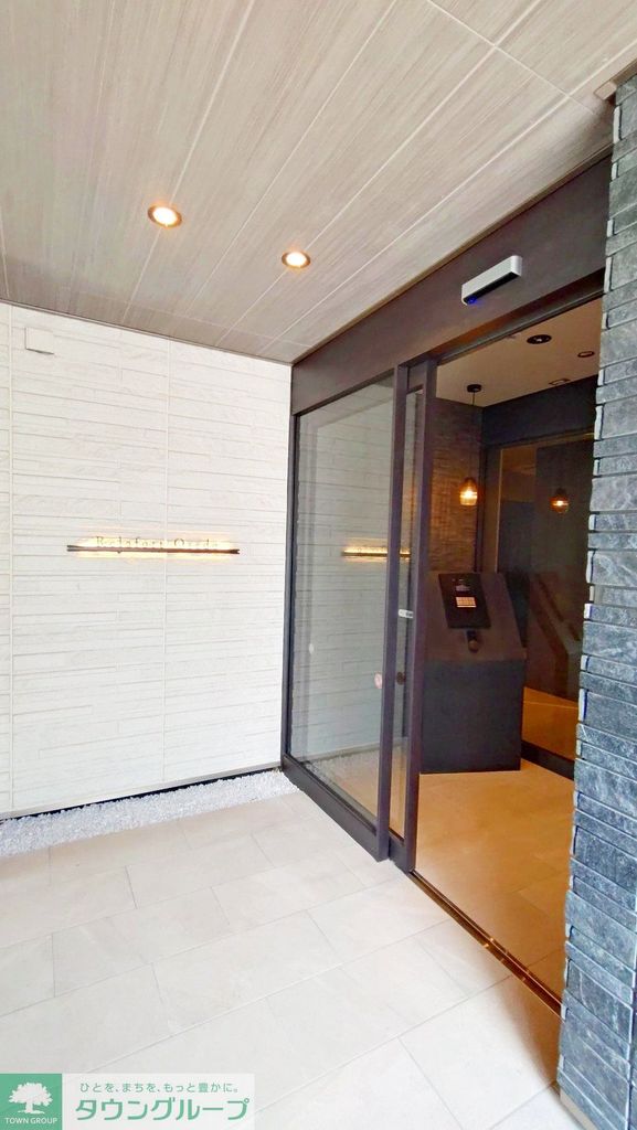 エントランス　バルコニー