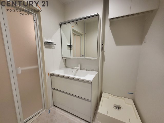 洗面設備　3面鏡で収納もしっかりあります！