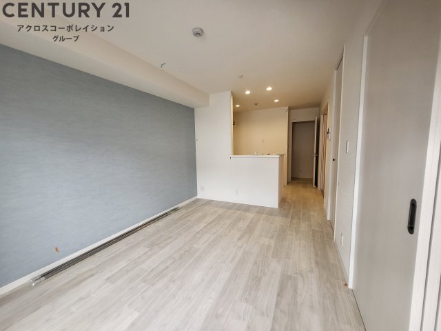 居室・リビング　カウンターキッチンで広々としたリビングです！