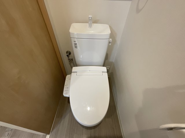 トイレ　落ち着いた色調のトイレです♪