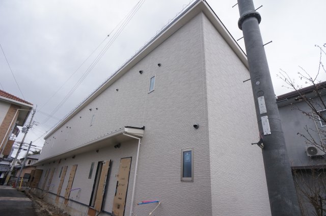 建物外観　落ち着いた雰囲気の外観です♪