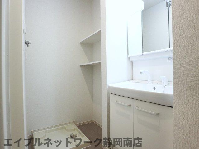 洗面設備　広い洗面スペース