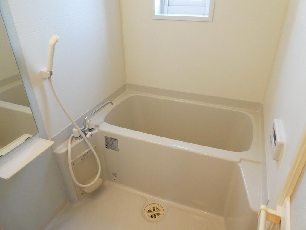 バス・シャワールーム　※同アパートのものを使用しております