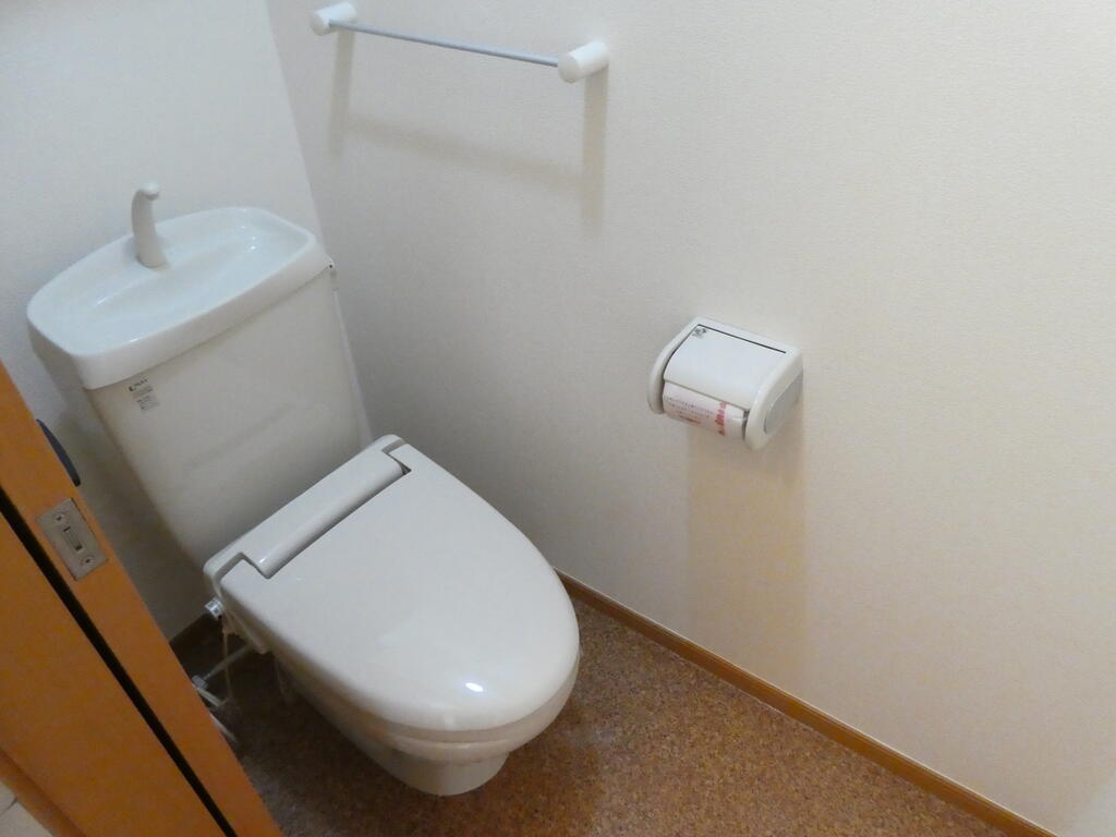 トイレ　※同アパートのものを使用しております