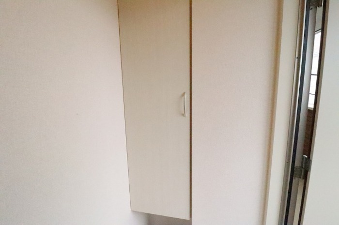 玄関　トールタイプのシューズボックス