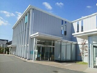 銀行　伊予銀行森松支店様（銀行）まで550m