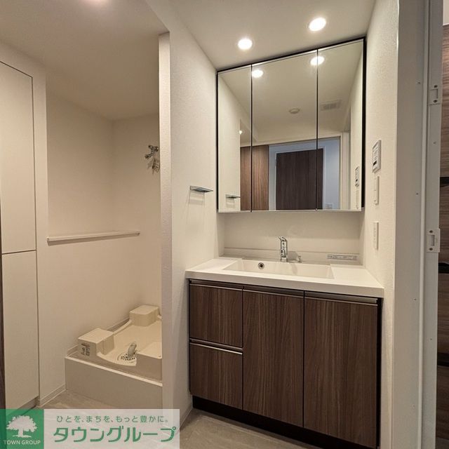 洗面設備　※写真は同タイプ住戸です。