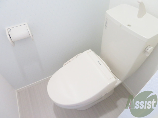 トイレ　各機能付きのトイレですので、安心してご利用いただけます。