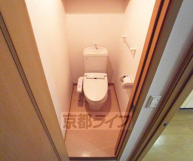 トイレ　ウォシュレット完備です。
