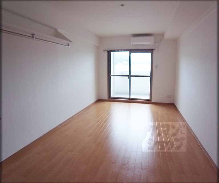 居室・リビング　９．２帖の洋室です。