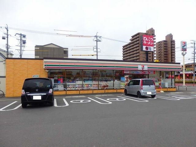 コンビニ　セブンイレブン川越町富洲原店（コンビニ）まで600m