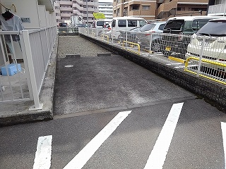駐車場　駐車場