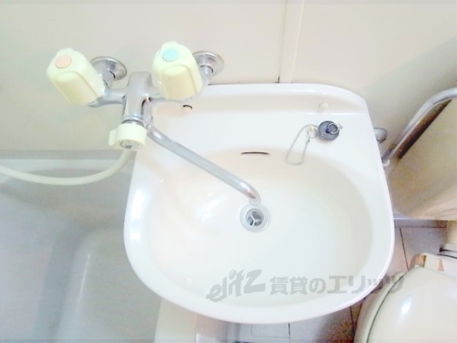 洗面設備　ユニットバスの洗面台です