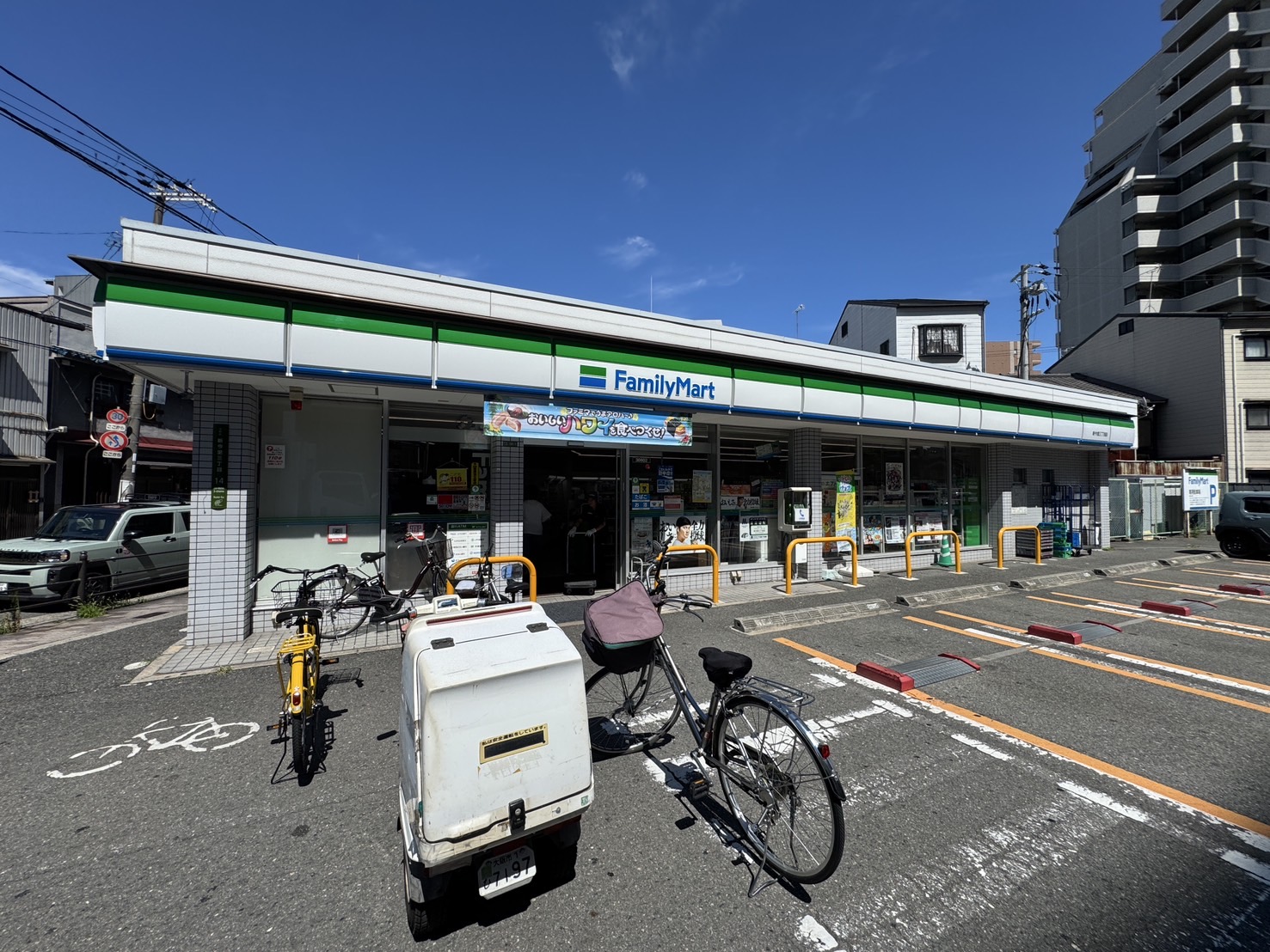 コンビニ　ファミリーマート新今里三丁目店（コンビニ）まで254m