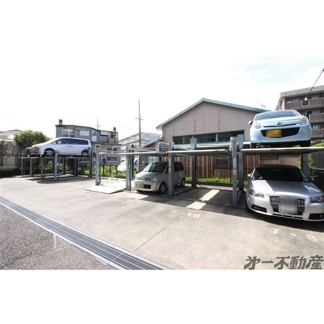 駐車場　駐車場