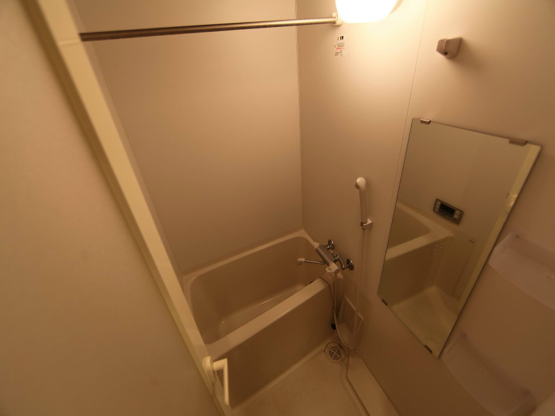 バス・シャワールーム　追い焚き付お風呂