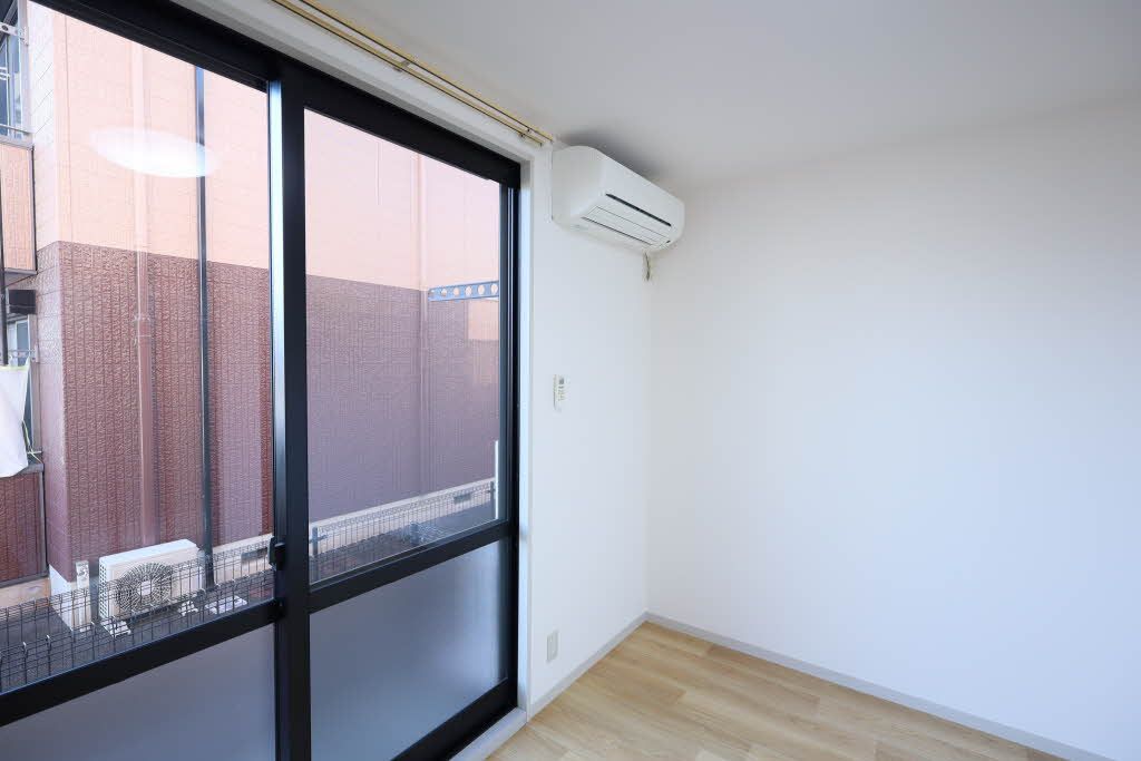 その他設備　南西洋室エアコン