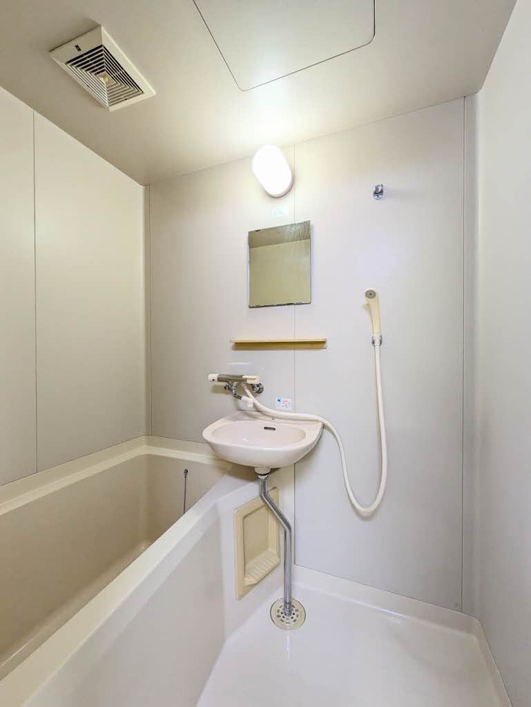 バス・シャワールーム　洋室