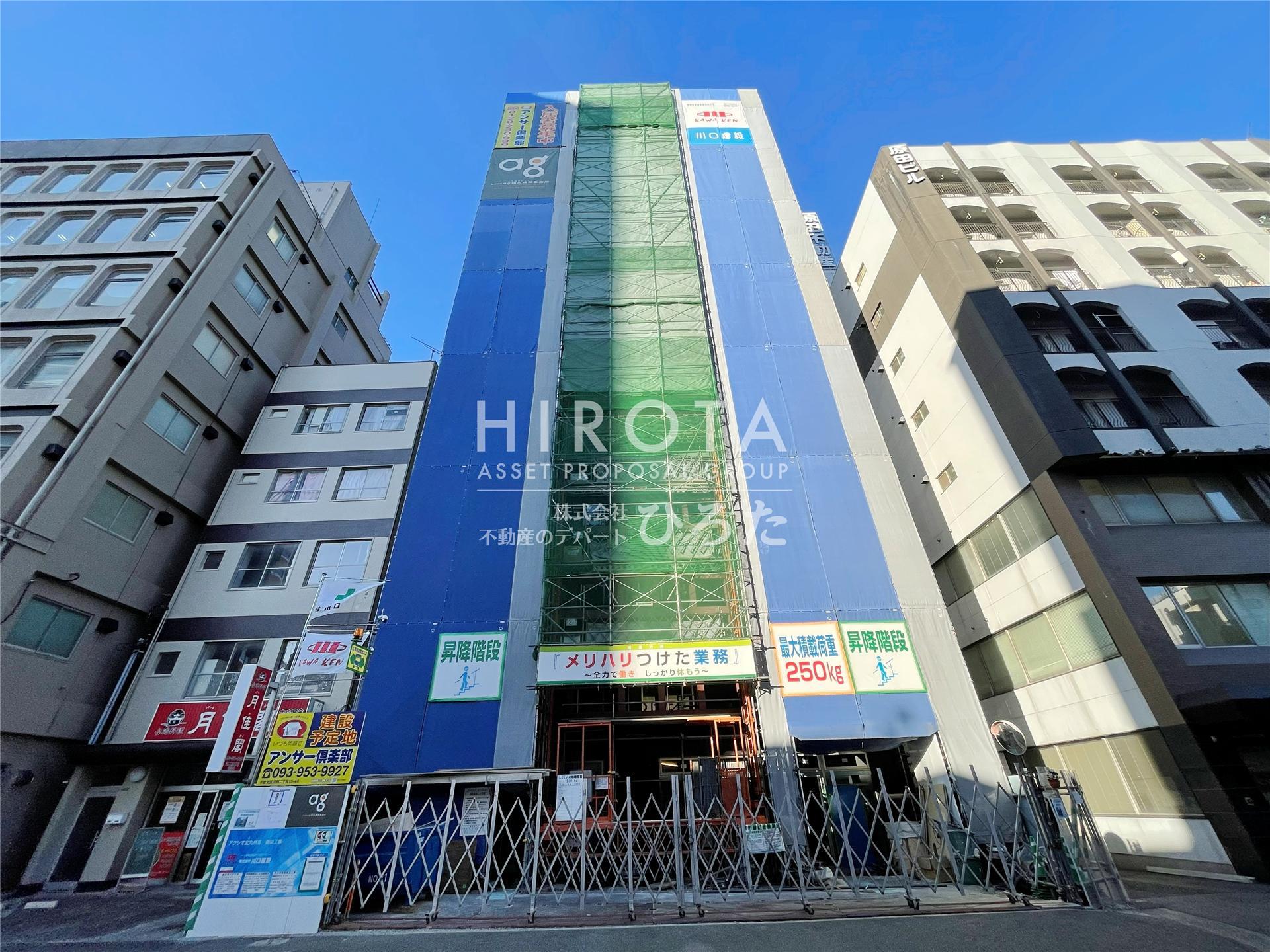 エントランス　工事中写真になります。