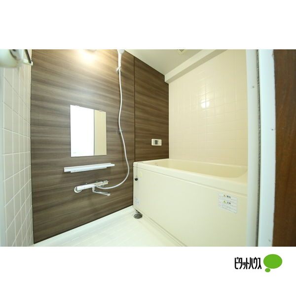 バス・シャワールーム　他号室の写真です。