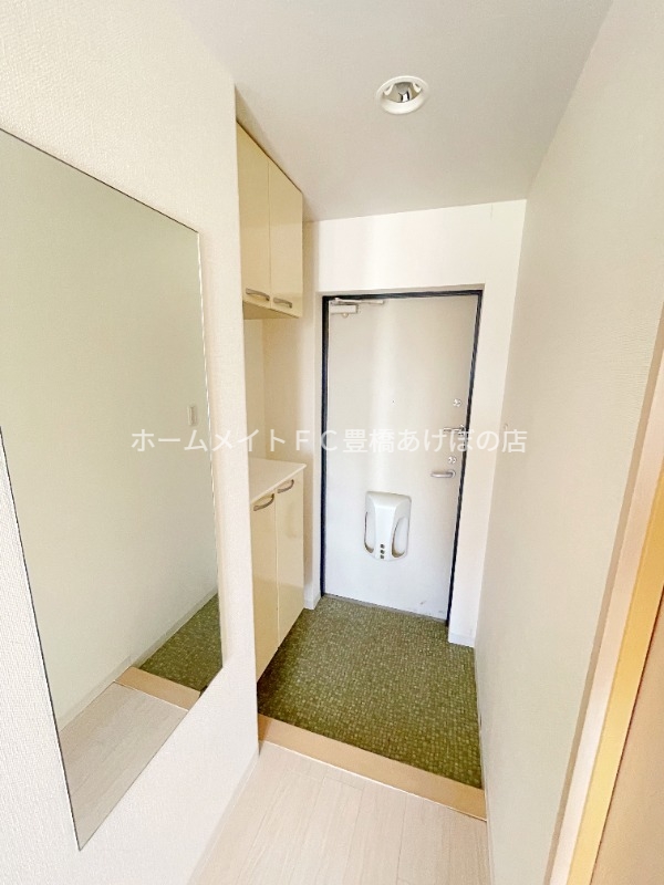 玄関　同型別部屋写真