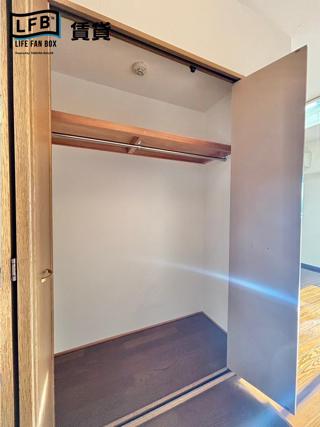 収納　※503号室の室内写真です。壁紙や床の色、仕様・設備が異なる