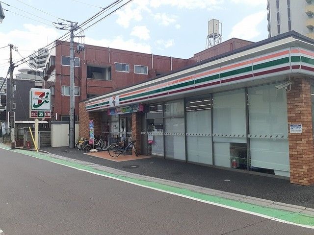 コンビニ　セブンイレブン（コンビニ）まで73m