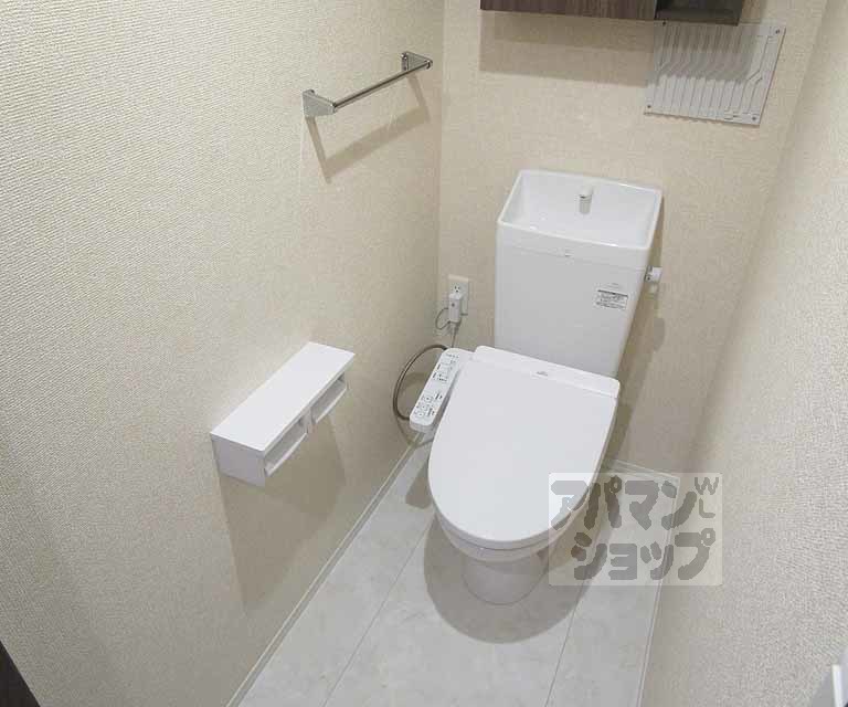 トイレ　３０１号室の写真です。