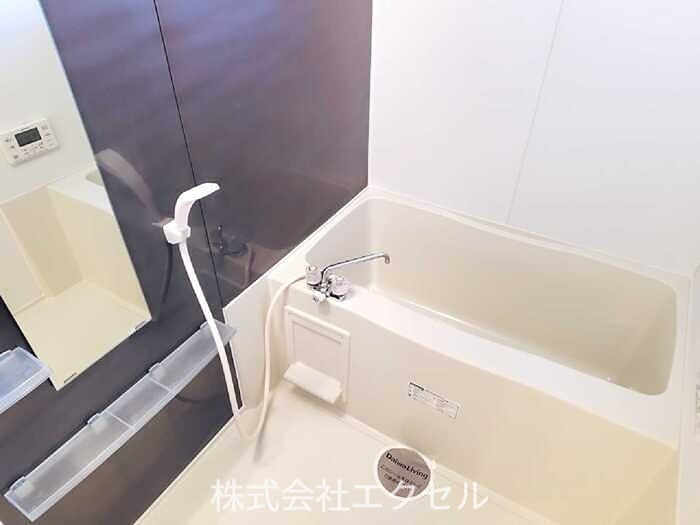 バス・シャワールーム　追い焚き機能付きです。