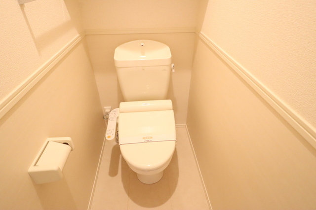 トイレ　温水洗浄暖房便座